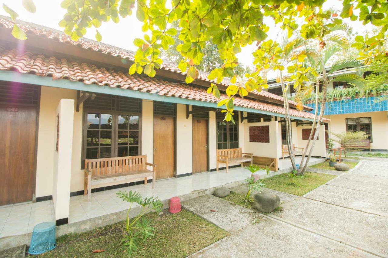 Reddoorz @ Pantai Pelabuhan Ratu 2 ซูกาบูมี ภายนอก รูปภาพ